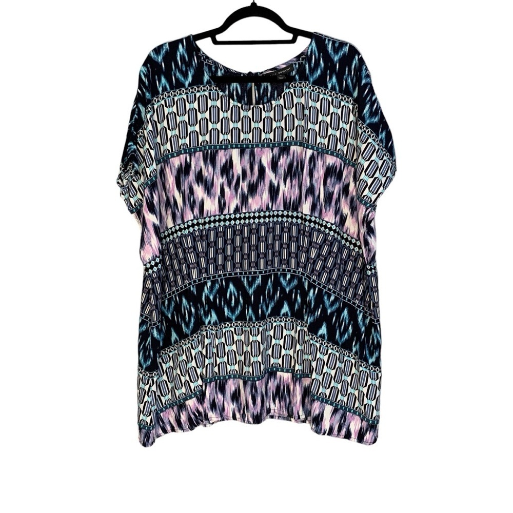 Lane Bryant Aztec geo print cap sleeve blouse. Size 24‎